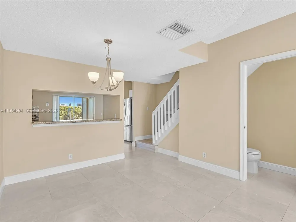 60 Key West Ct #60 Weston, FL 33326