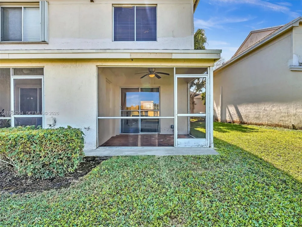 60 Key West Ct #60 Weston, FL 33326