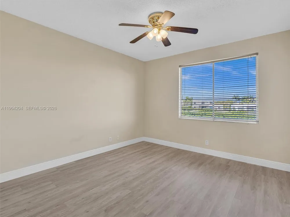 60 Key West Ct #60 Weston, FL 33326
