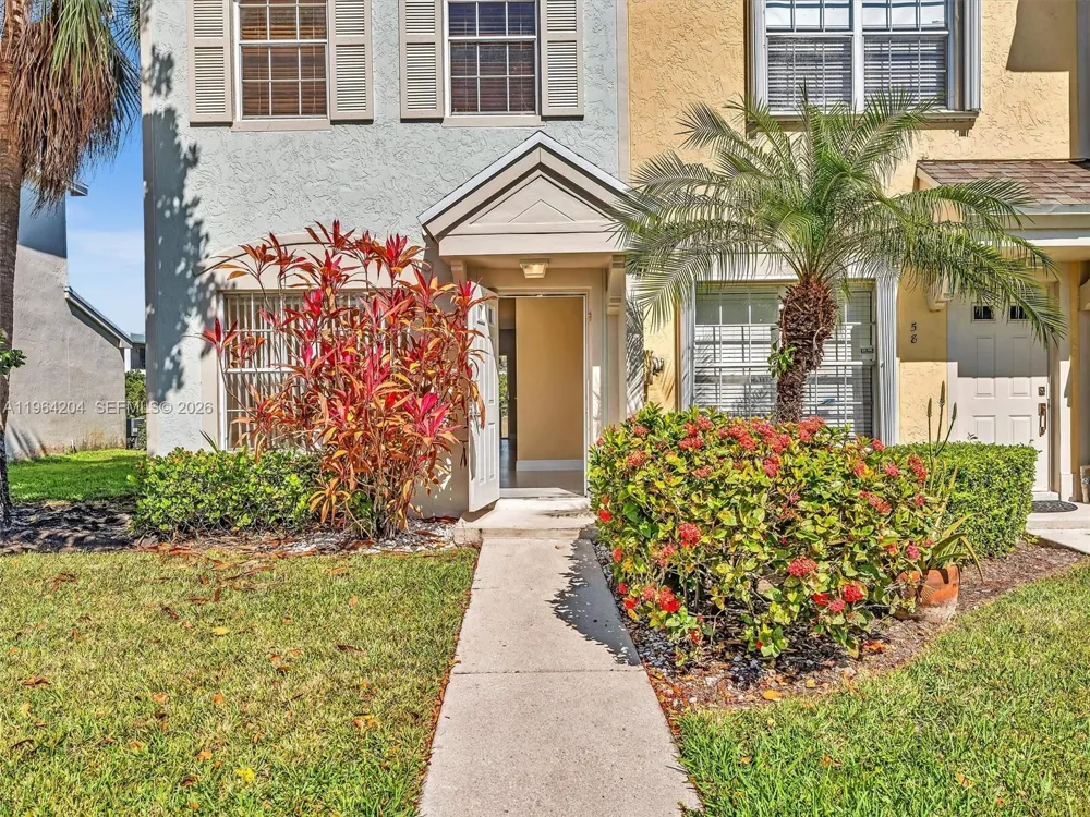 60 Key West Ct #60 Weston, FL 33326
