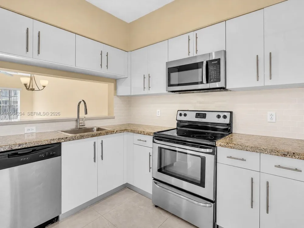 60 Key West Ct #60 Weston, FL 33326