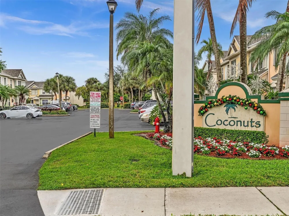 60 Key West Ct #60 Weston, FL 33326