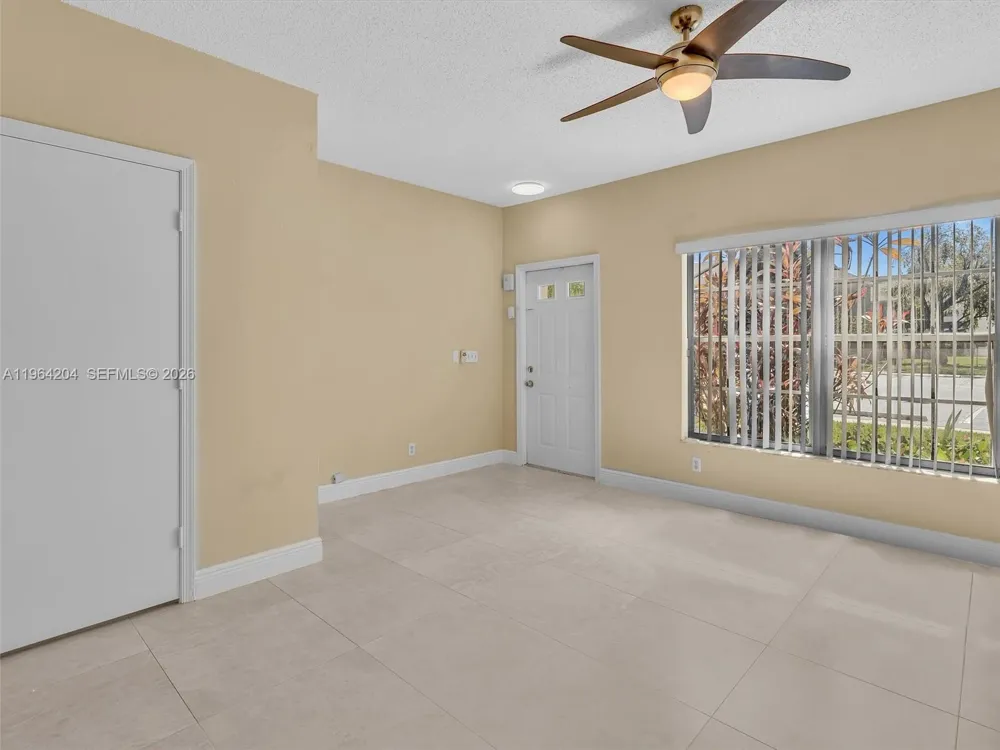 60 Key West Ct #60 Weston, FL 33326