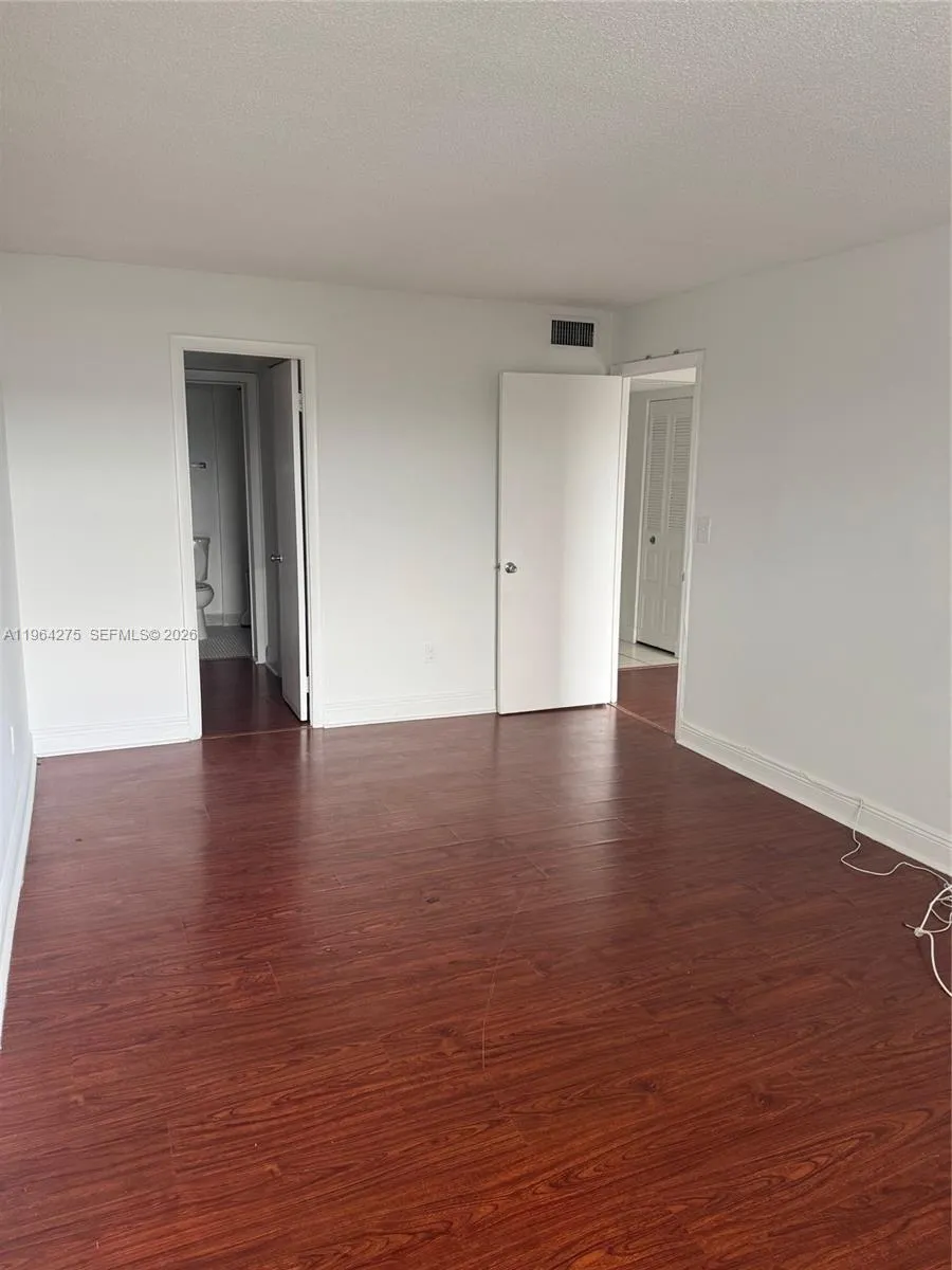 496 NW 165th St Rd #D-614 Miami, FL 33169