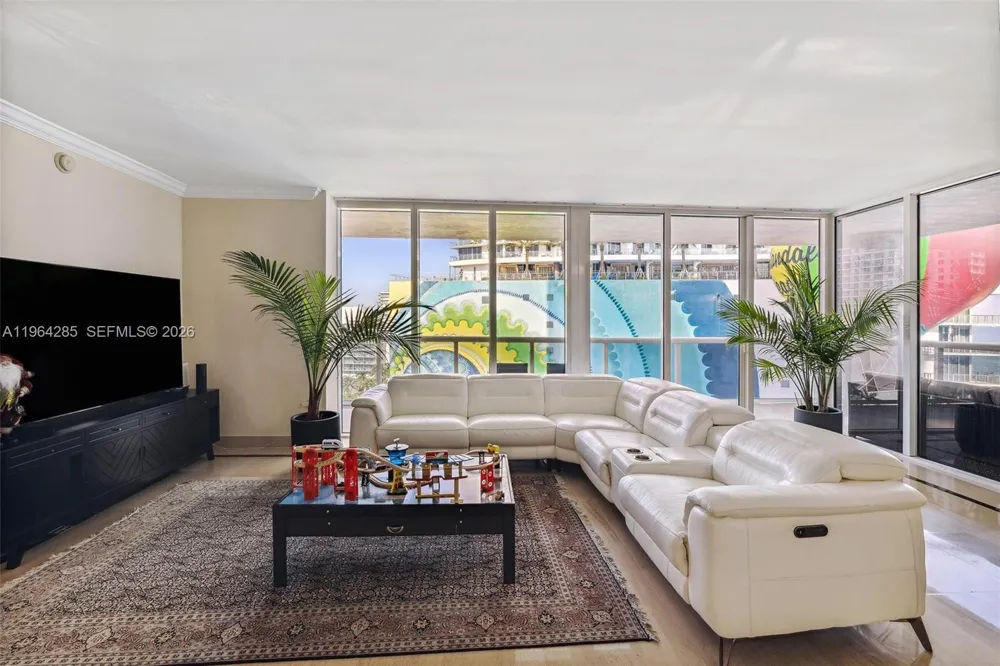 1800 S Ocean Dr #1010 Hallandale Beach, FL 33009