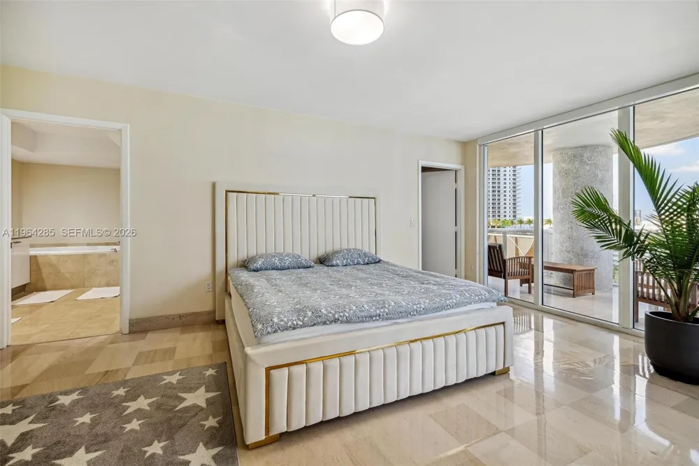 1800 S Ocean Dr #1010 Hallandale Beach, FL 33009
