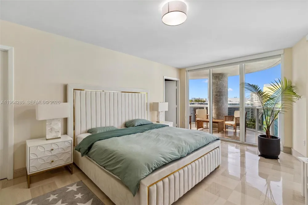 1800 S Ocean Dr #1010 Hallandale Beach, FL 33009