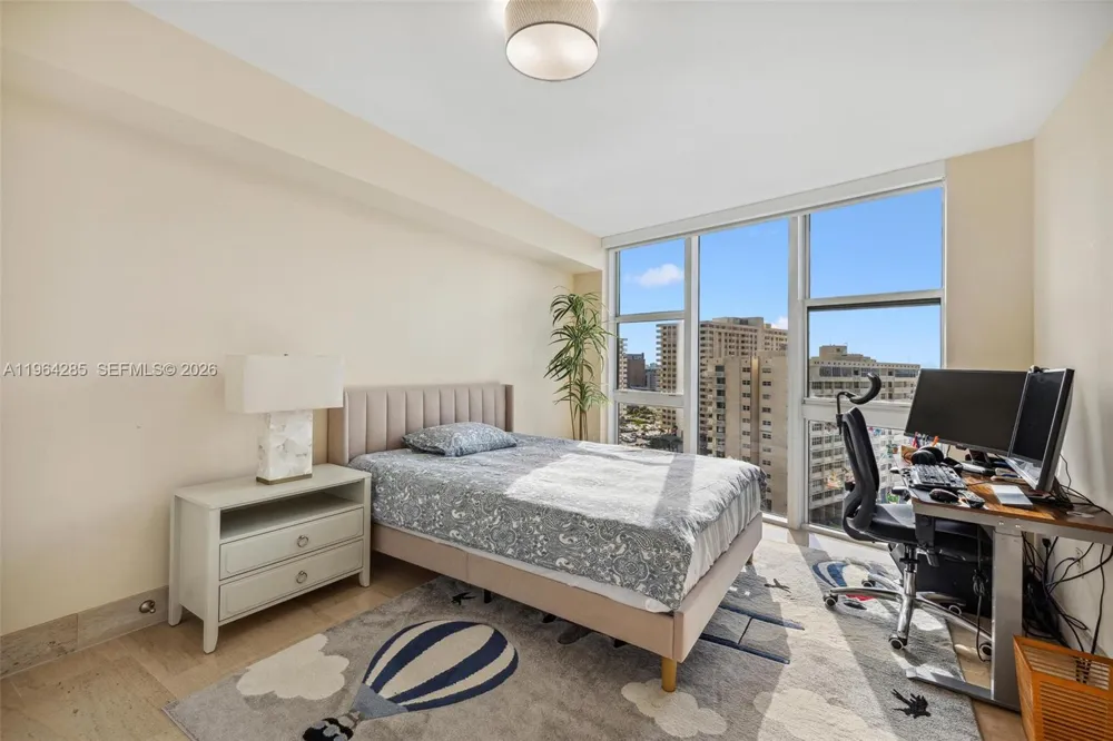 1800 S Ocean Dr #1010 Hallandale Beach, FL 33009
