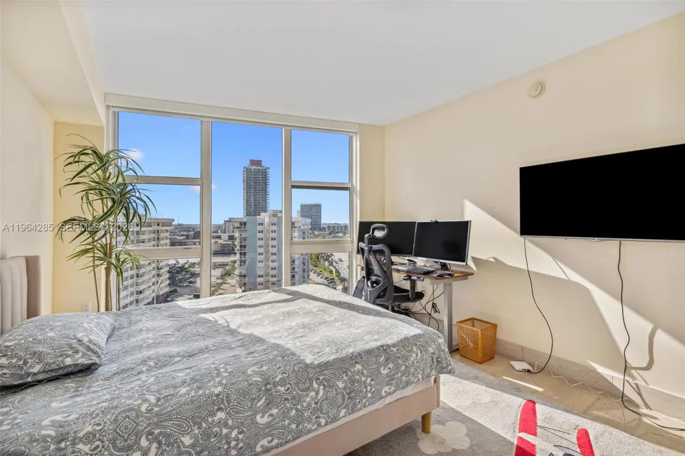 1800 S Ocean Dr #1010 Hallandale Beach, FL 33009