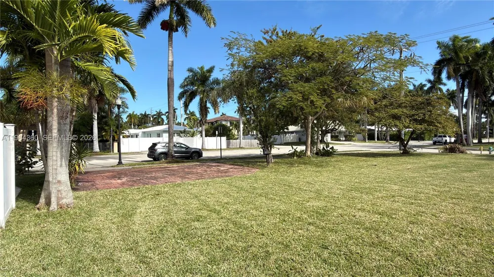 1000 Harrison St Hollywood, FL 33019