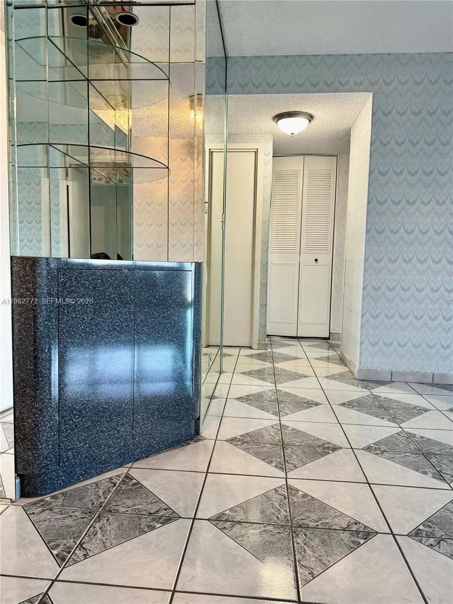 251 174th St #1715 Sunny Isles Beach, FL 33160