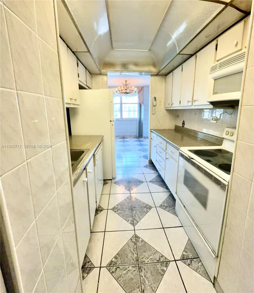 251 174th St #1715 Sunny Isles Beach, FL 33160