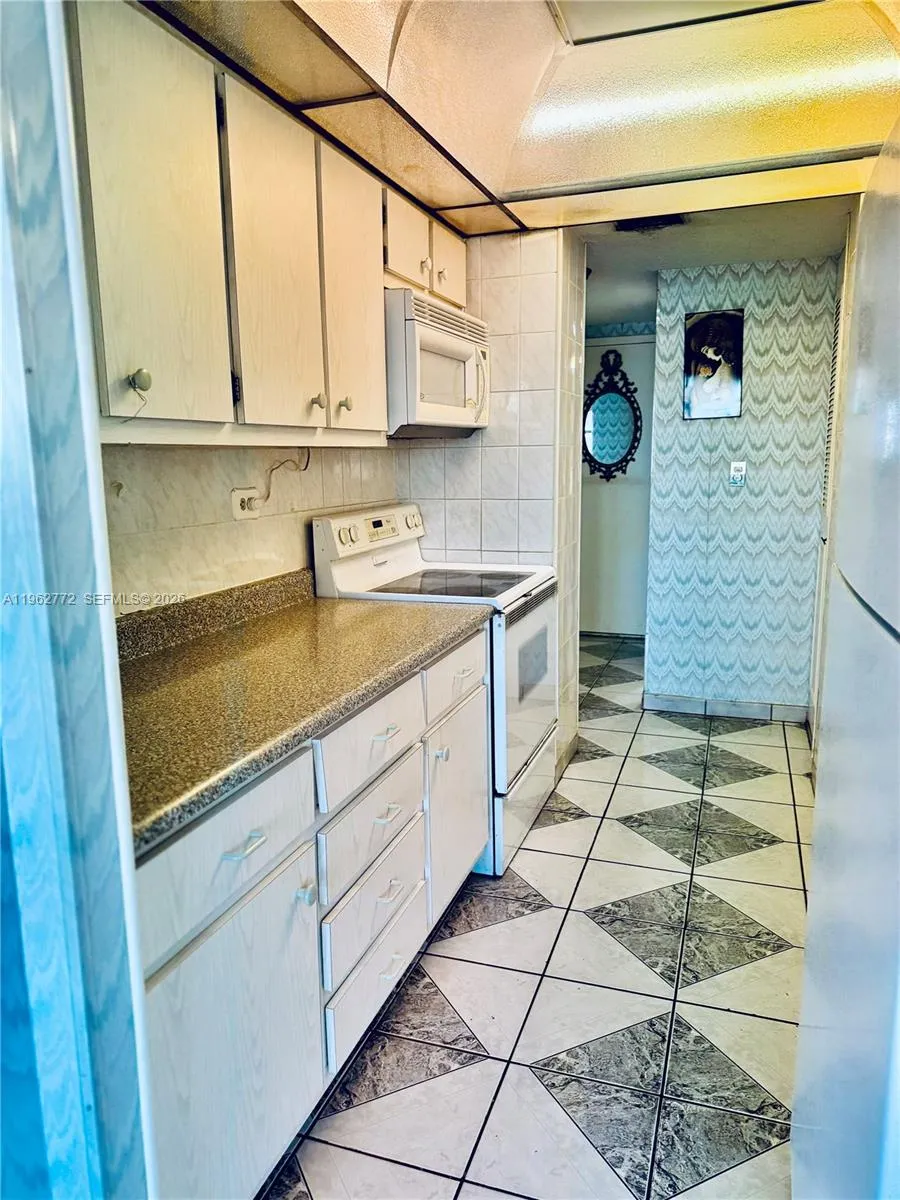 251 174th St #1715 Sunny Isles Beach, FL 33160