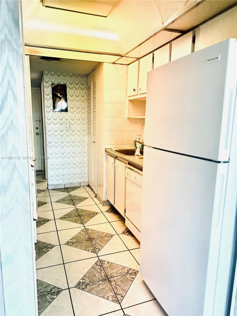 251 174th St #1715 Sunny Isles Beach, FL 33160