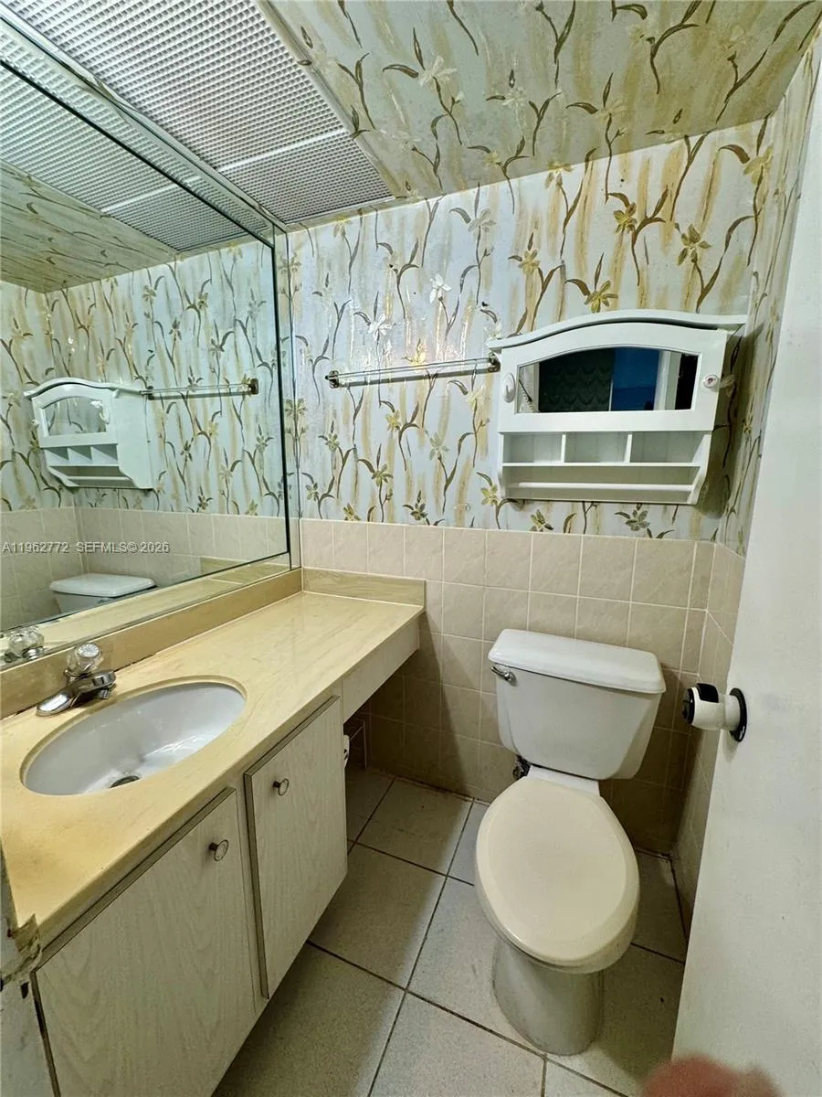 251 174th St #1715 Sunny Isles Beach, FL 33160
