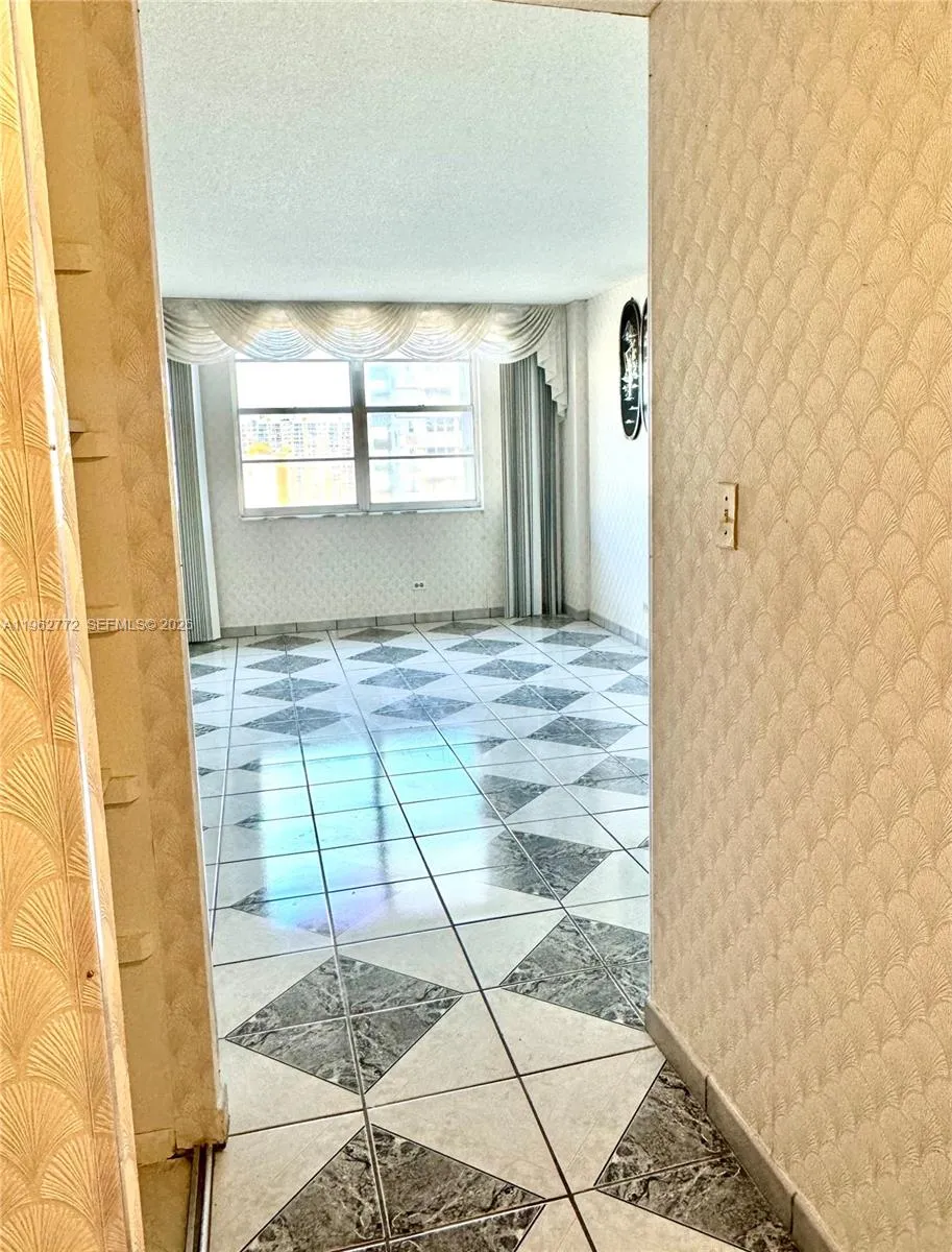 251 174th St #1715 Sunny Isles Beach, FL 33160