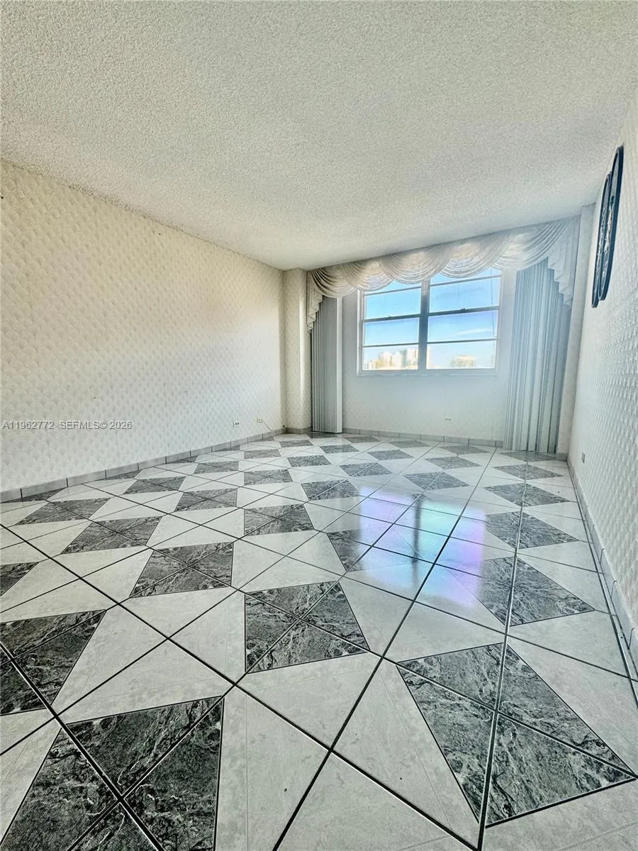 251 174th St #1715 Sunny Isles Beach, FL 33160