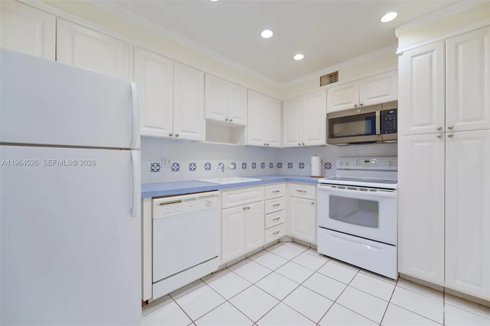 1980 S Ocean Dr #9C Hallandale Beach, FL 33009