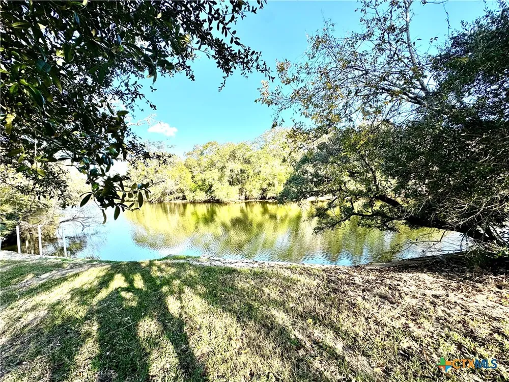 2165 County Rd 457 La Ward, TX 77957