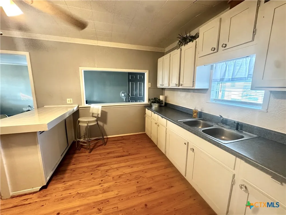 2165 County Rd 457 La Ward, TX 77957