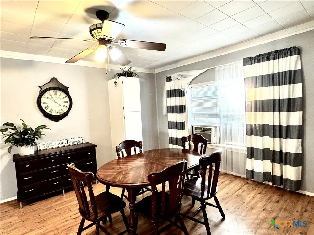 2165 County Rd 457 La Ward, TX 77957