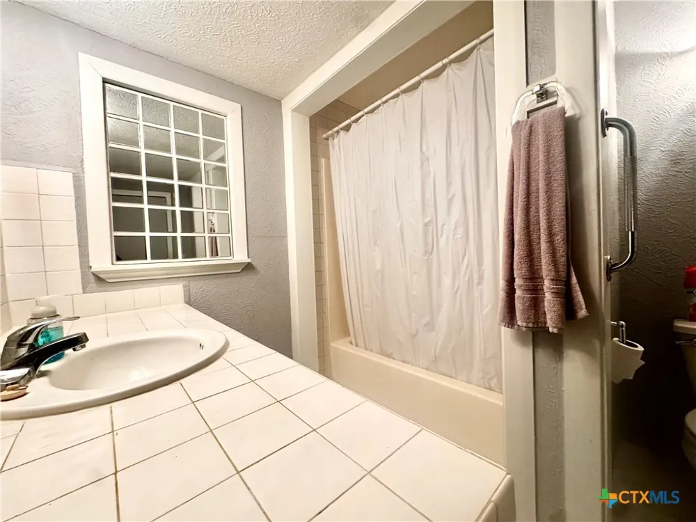 2165 County Rd 457 La Ward, TX 77957
