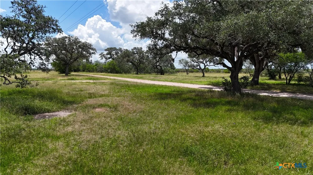 750 Lassman Road Goliad, TX 77963