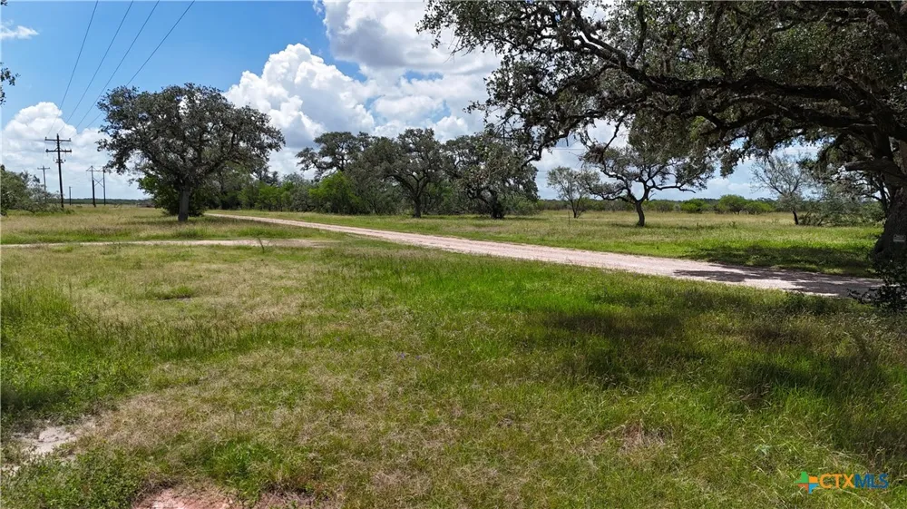 750 Lassman Road Goliad, TX 77963