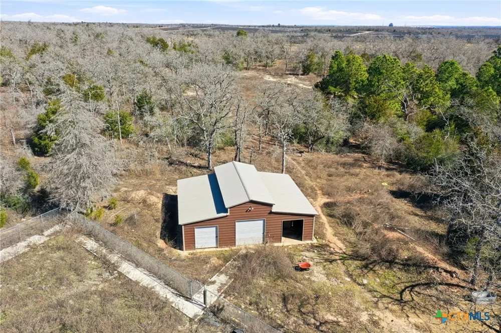 1310 Perry Lane Thorndale, TX 76577