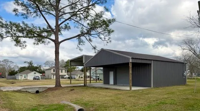 5903 4th Street Danbury, TX 77534