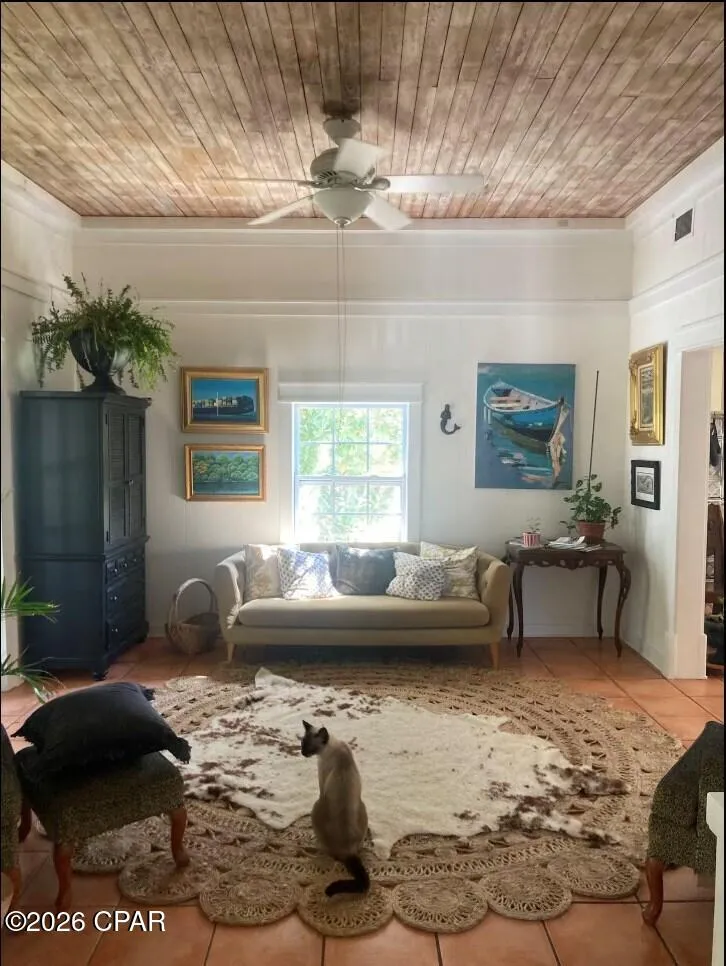 130 Coach Wagoner Street Apalachicola, FL 32320