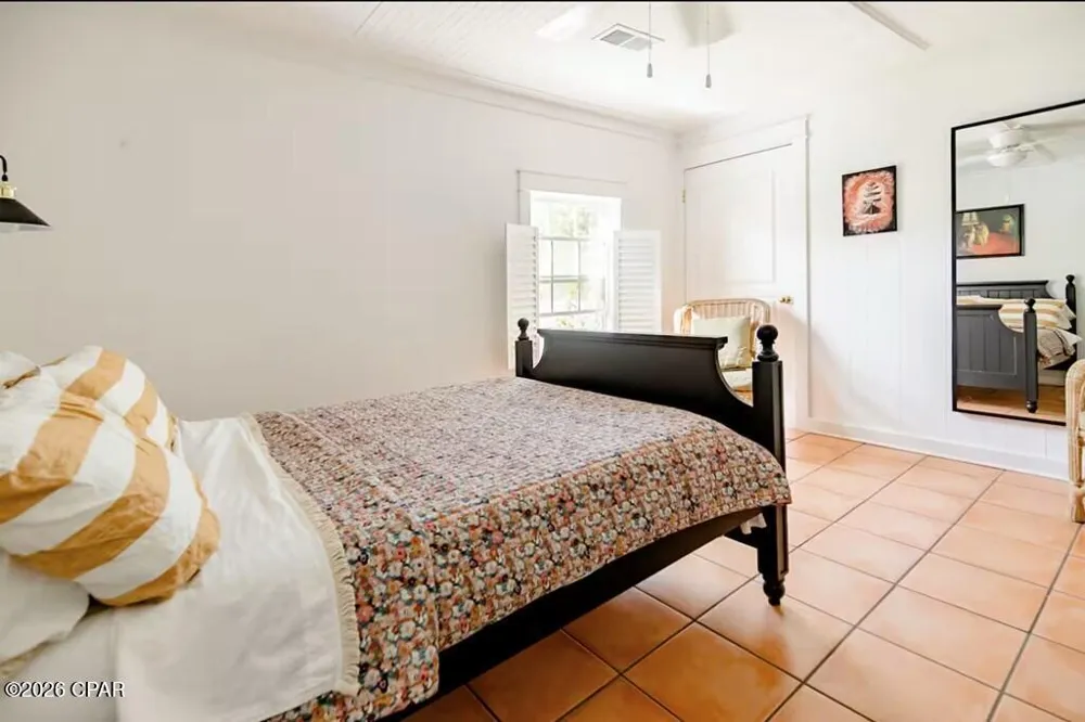 130 Coach Wagoner Street Apalachicola, FL 32320