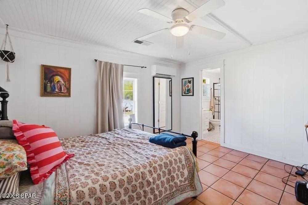 130 Coach Wagoner Street Apalachicola, FL 32320