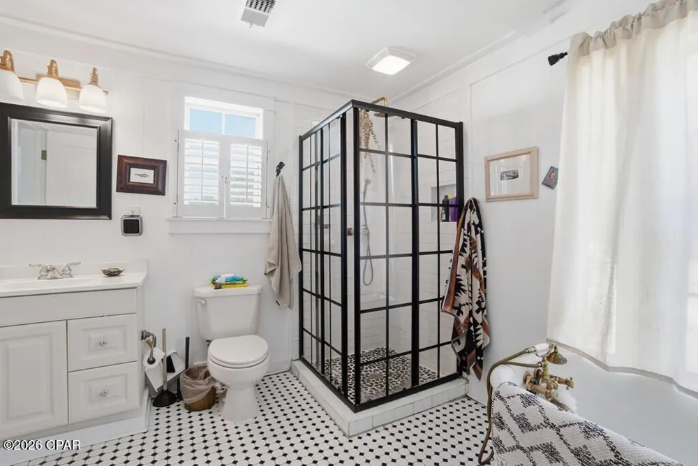 130 Coach Wagoner Street Apalachicola, FL 32320