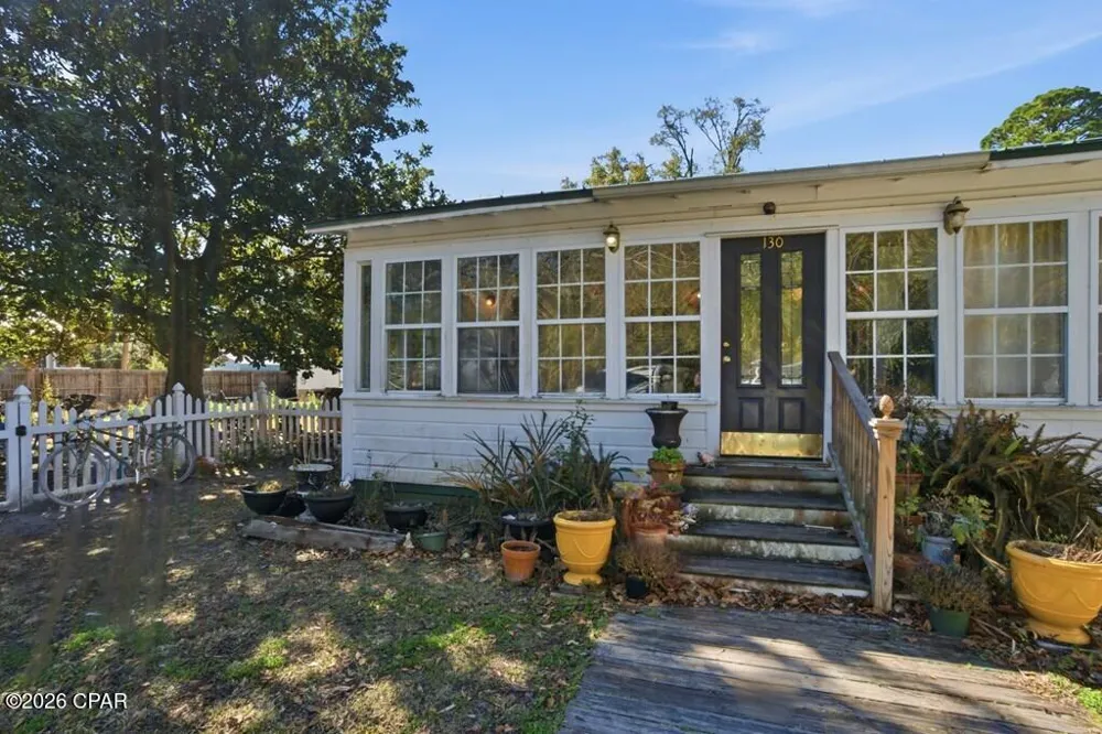130 Coach Wagoner Street Apalachicola, FL 32320