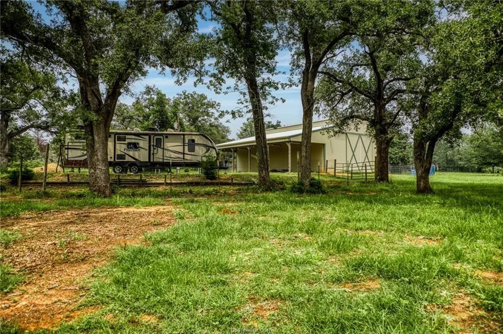 10610 County Road 322 Caldwell, TX 77836
