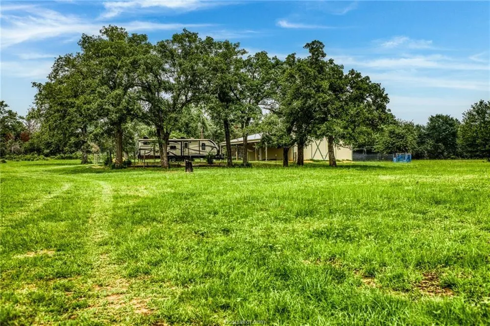 10610 County Road 322 Caldwell, TX 77836