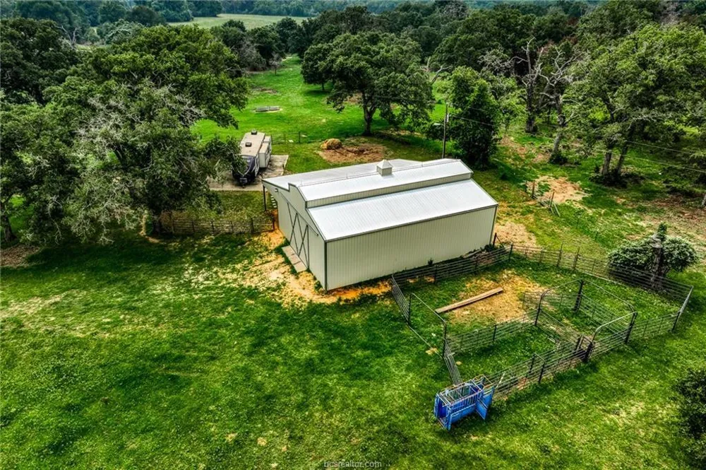 10610 County Road 322 Caldwell, TX 77836