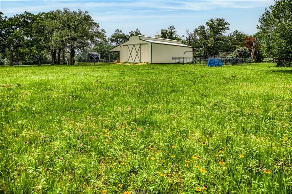 10610 County Road 322 Caldwell, TX 77836