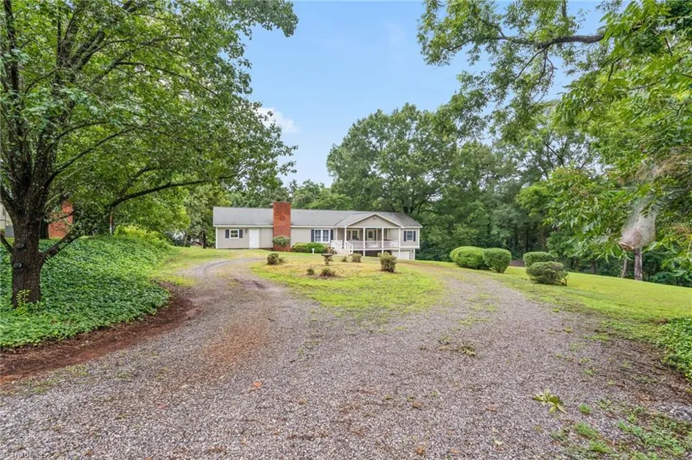 156 Brooks Street Troutman, NC 28166