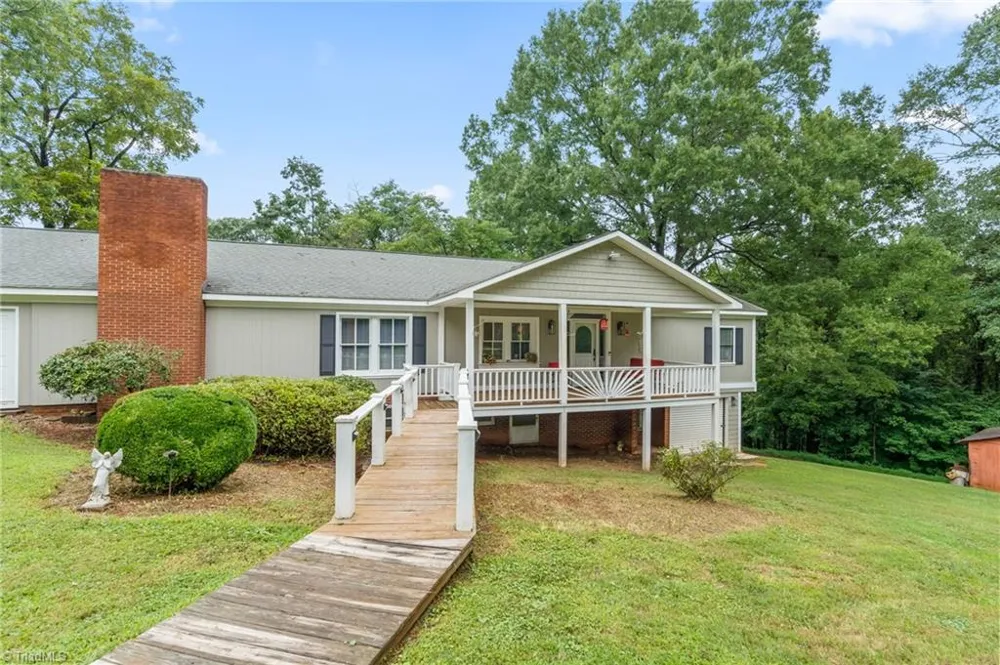 156 Brooks Street Troutman, NC 28166