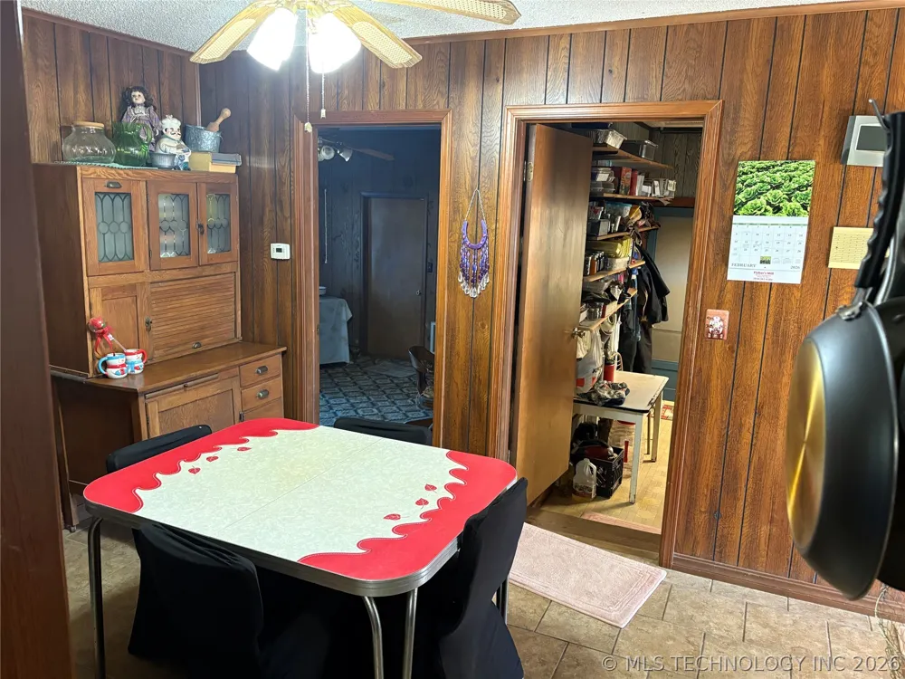 9520 160 ROAD Beggs, OK 74421