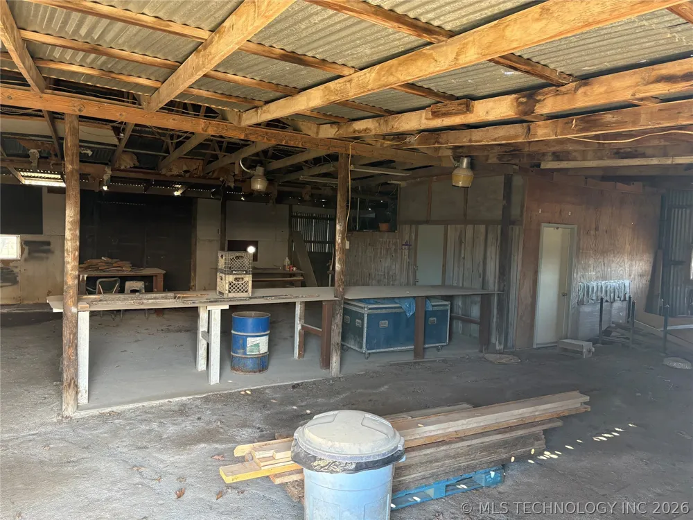 9520 160 ROAD Beggs, OK 74421