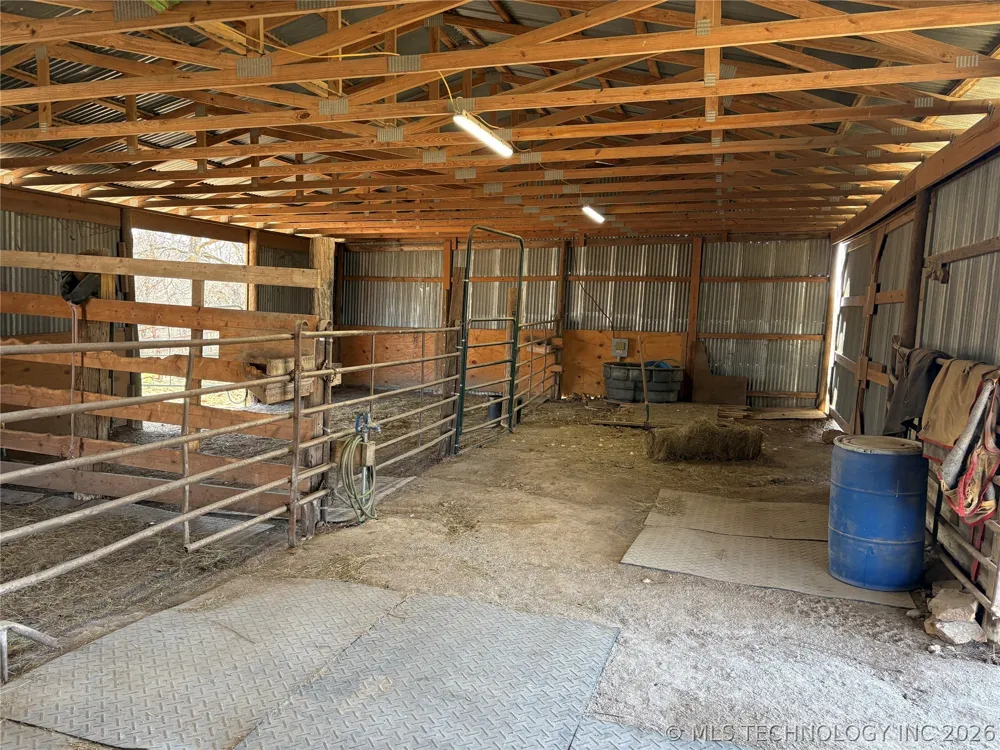9520 160 ROAD Beggs, OK 74421
