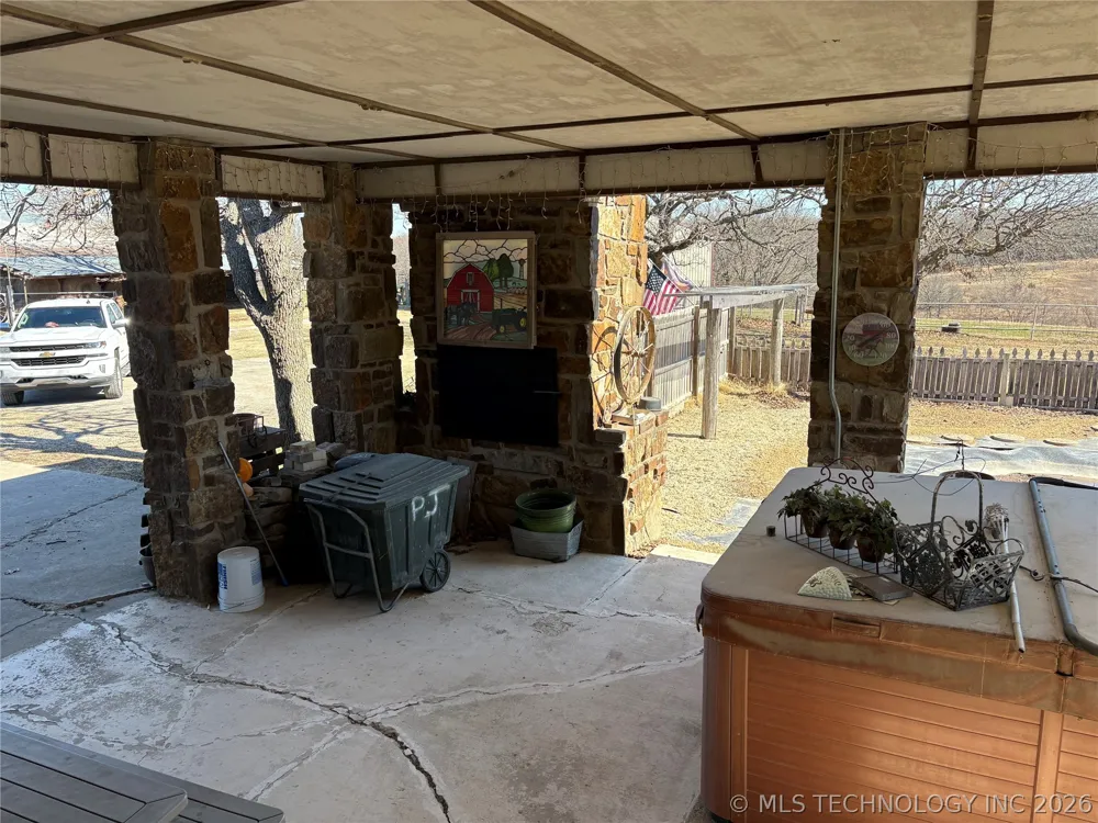 9520 160 ROAD Beggs, OK 74421