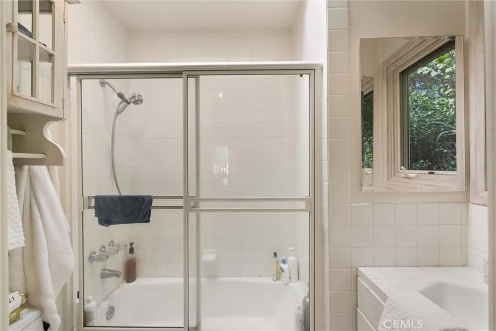 2127 Kress Street Hollywood Hills, CA 90046