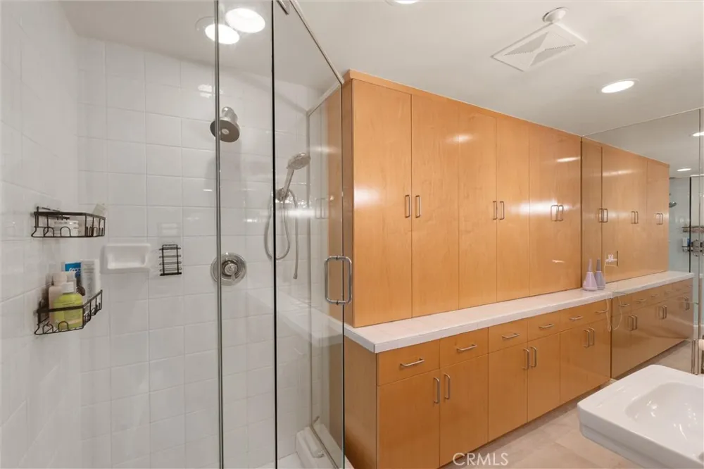 2127 Kress Street Hollywood Hills, CA 90046