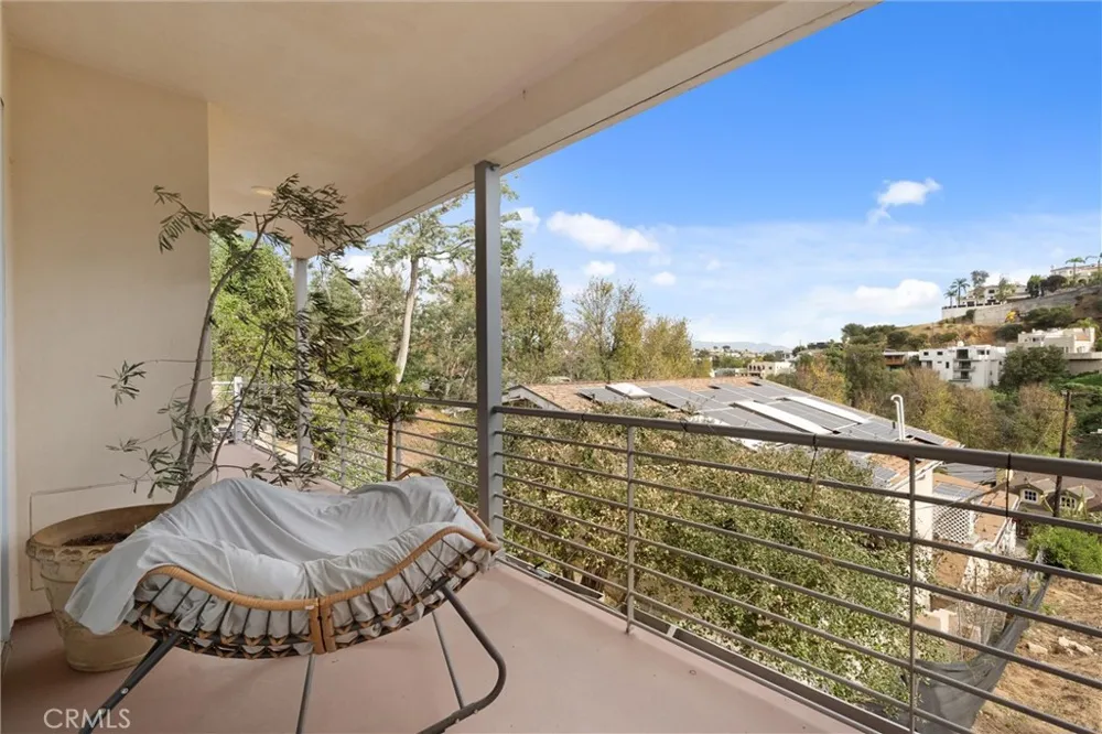 2127 Kress Street Hollywood Hills, CA 90046