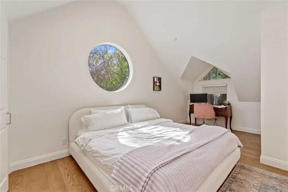 2127 Kress Street Hollywood Hills, CA 90046