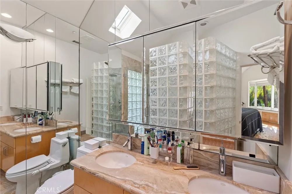 2127 Kress Street Hollywood Hills, CA 90046